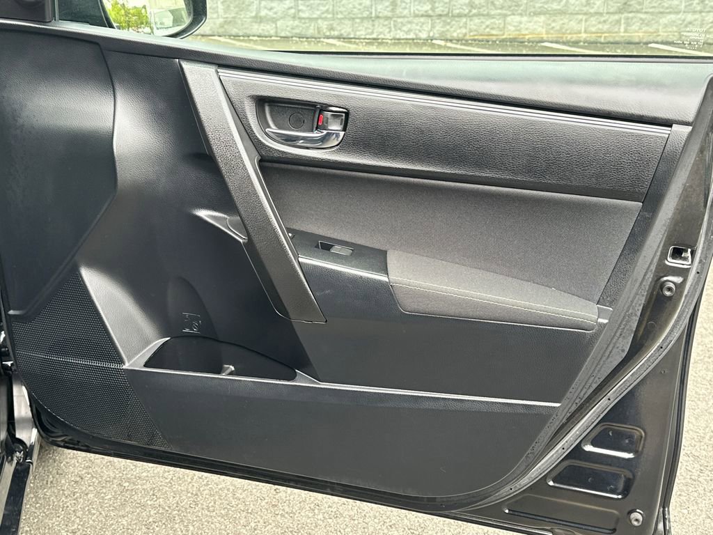Used 2018 Toyota Corolla LE FWD image 10