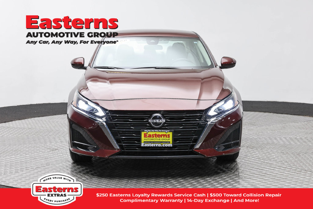 Used 2023 Nissan Altima 2.5 SV AWD/4WD image 3