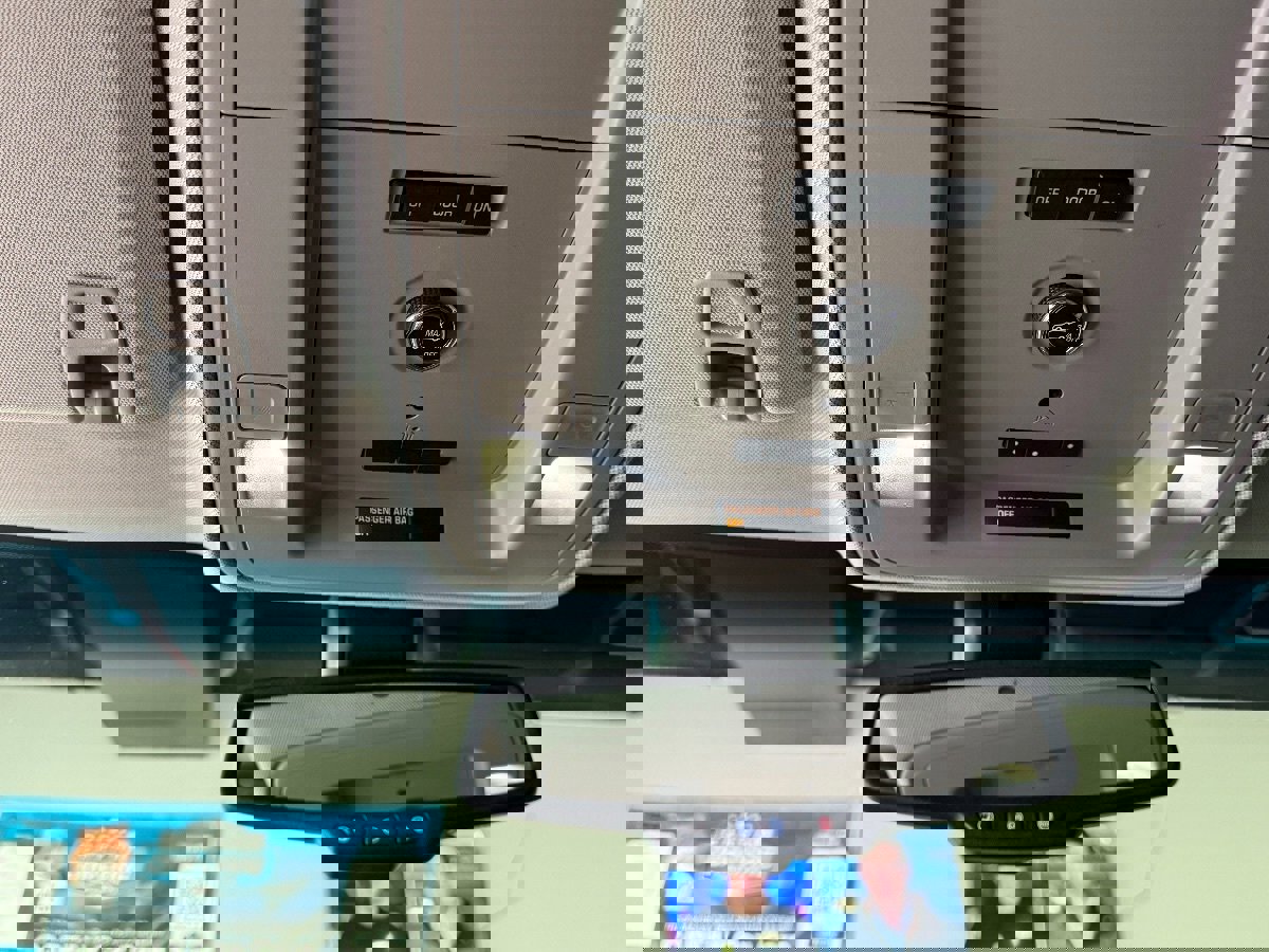 Used 2015 GMC Yukon XL SLE w/ Convenience Package image 23