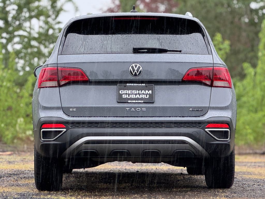 Used 2023 Volkswagen Taos SE w/ Panoramic Sunroof Package AWD/4WD image 6