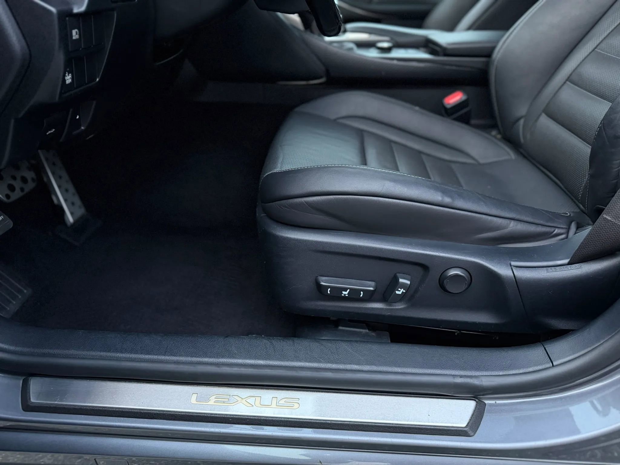 Used 2017 Lexus IS 300 F Sport w/ F Sport Package AWD/4WD image 42