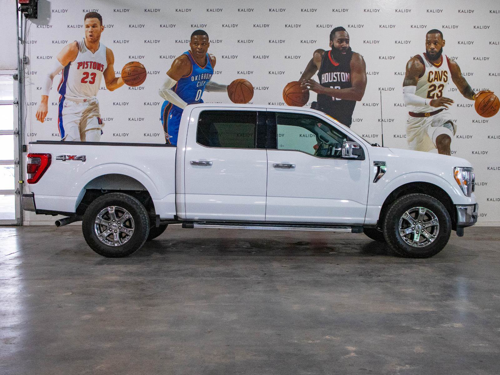 Used 2023 Ford F150 Lariat w/ Trailer Tow Package image 18