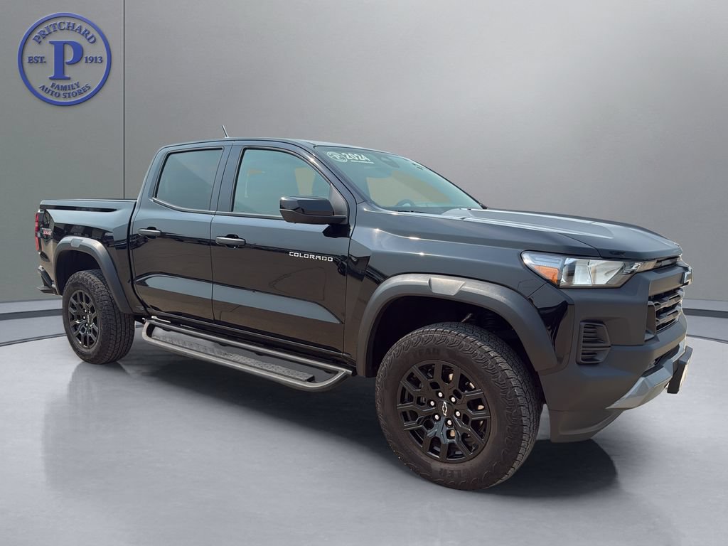 Used 2024 Chevrolet Colorado Trail Boss w/ Technology Package AWD/4WD image 1
