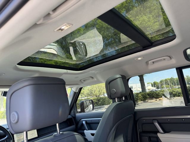 Used 2024 Land Rover Defender 110 X-Dynamic SE image 35