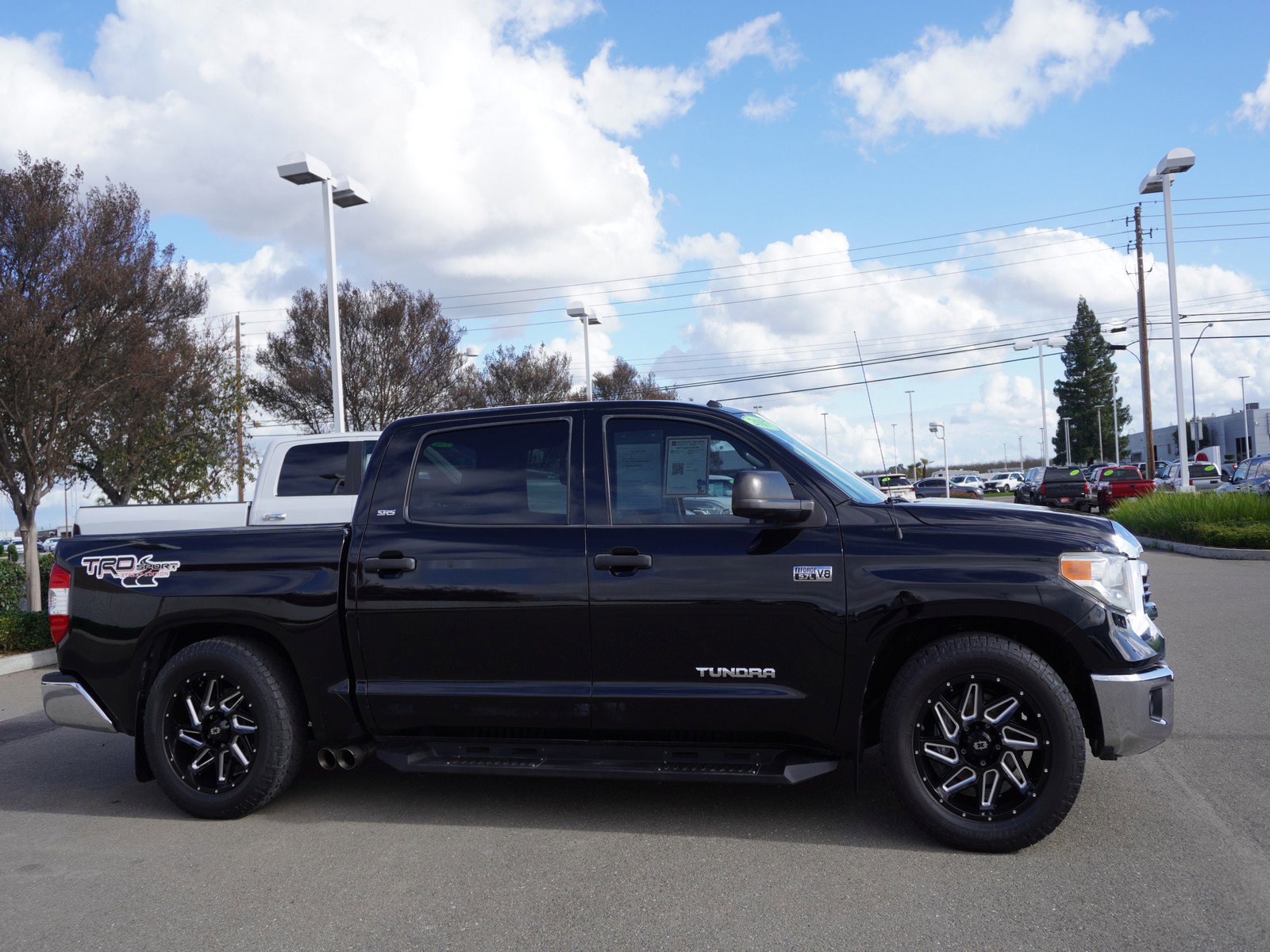 Used 2017 Toyota Tundra SR5 image 4