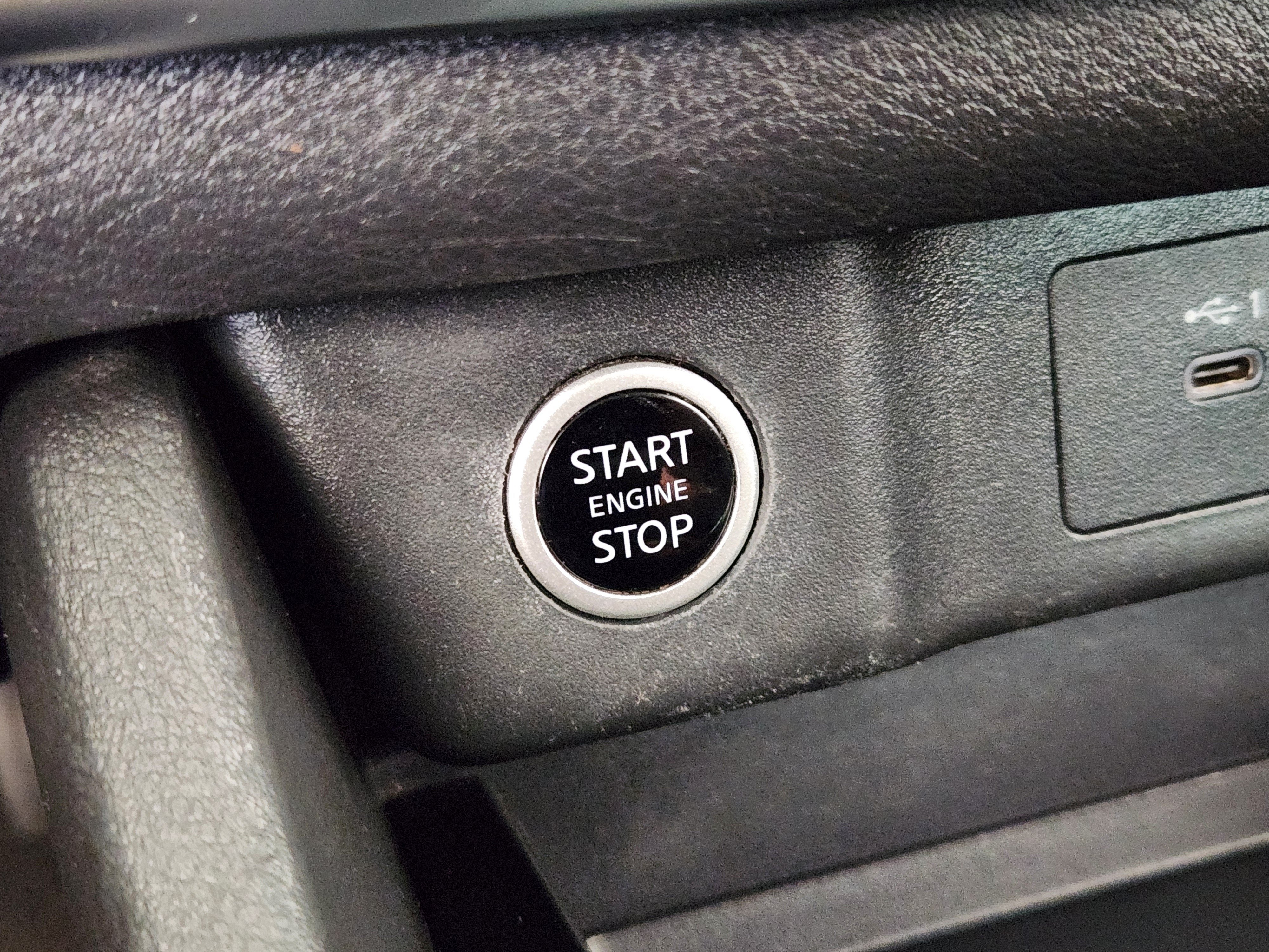 Used 2023 Nissan Rogue S AWD/4WD image 21