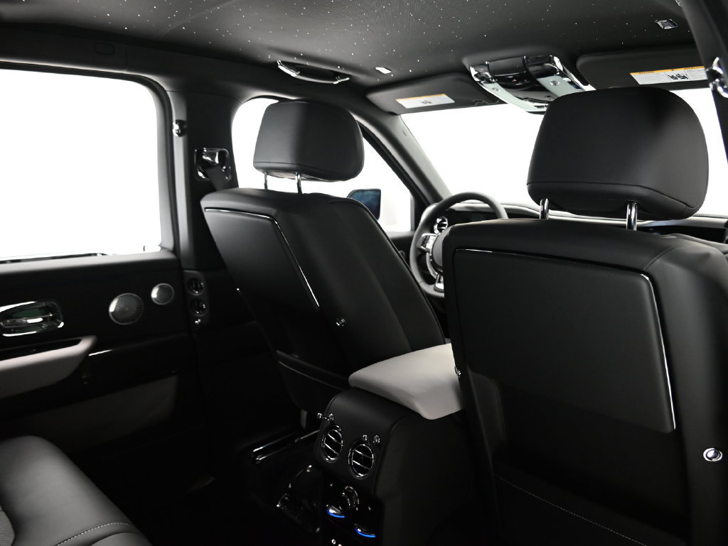 New 2027 Rolls-Royce Cullinan Black Badge AWD/4WD image 12