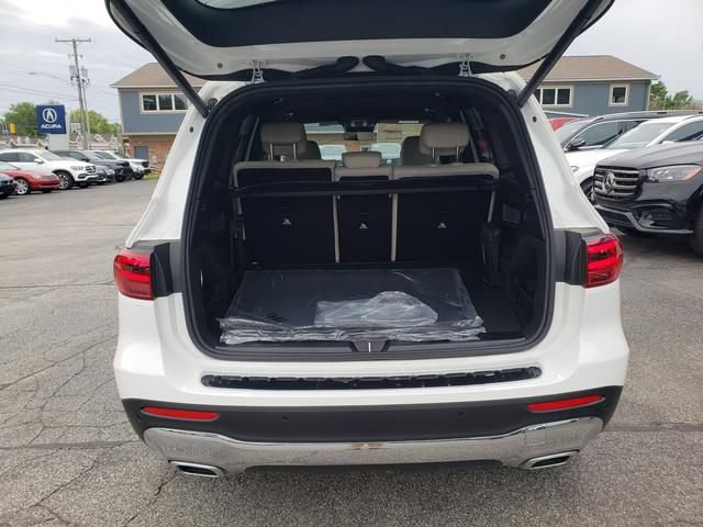 New 2025 Mercedes-Benz GLB 250 4MATIC image 8