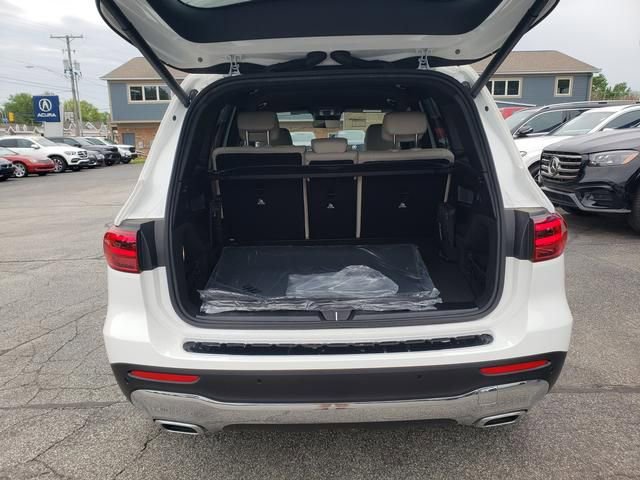 New 2025 Mercedes-Benz GLB 250 4MATIC image 8