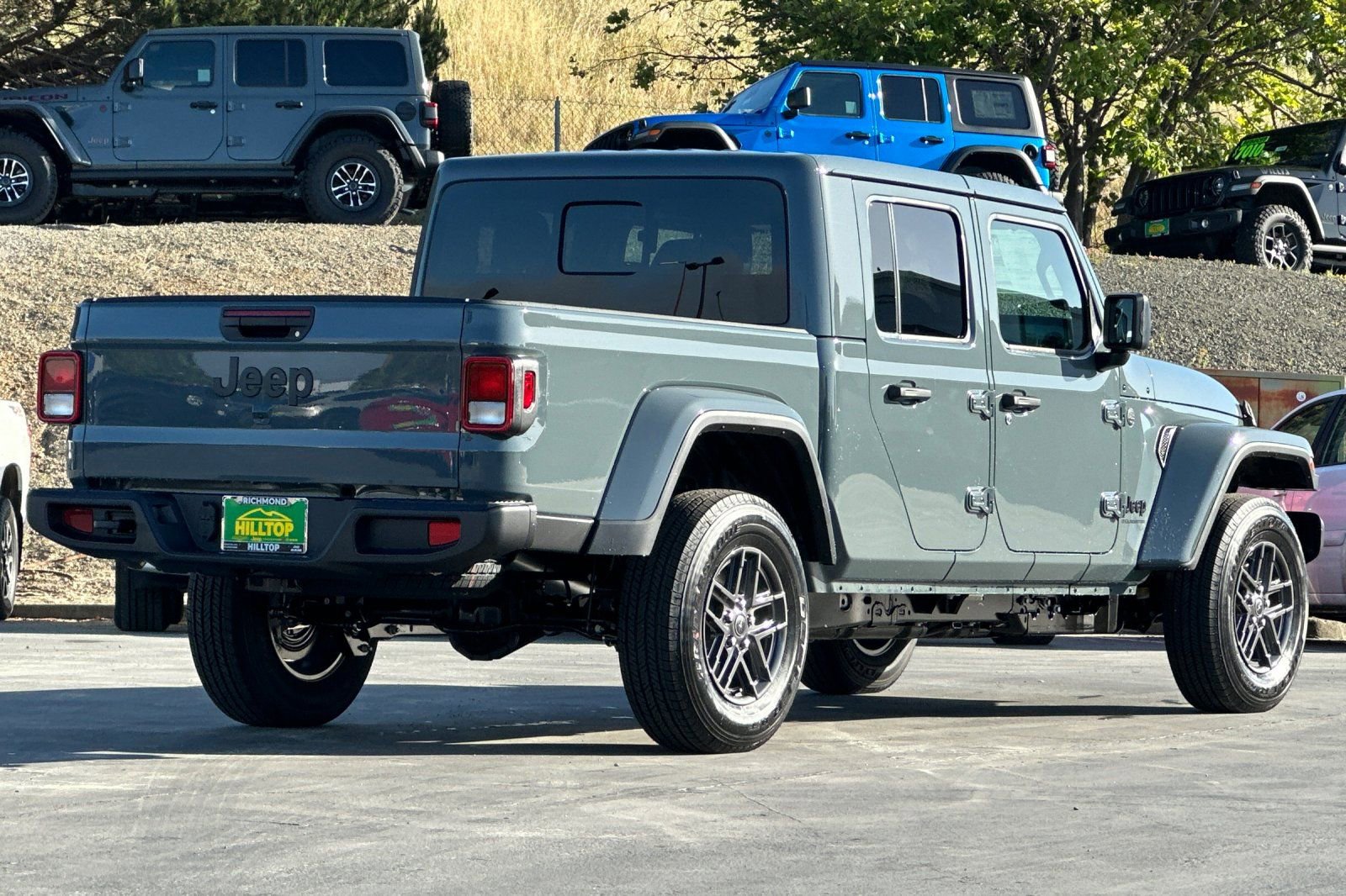 New 2026 Jeep Gladiator Sport AWD/4WD image 4