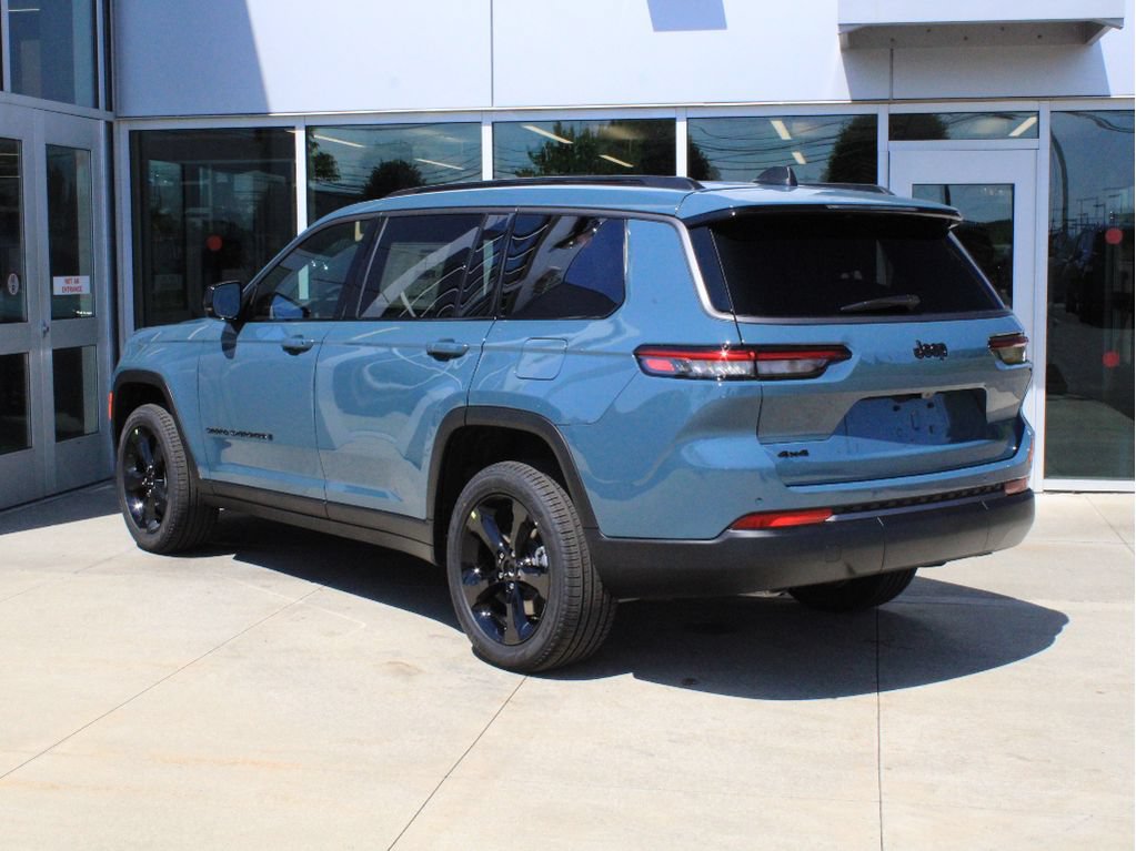 New 2026 Jeep Grand Cherokee L Limited w/ Limited Altitude Package AWD/4WD image 8