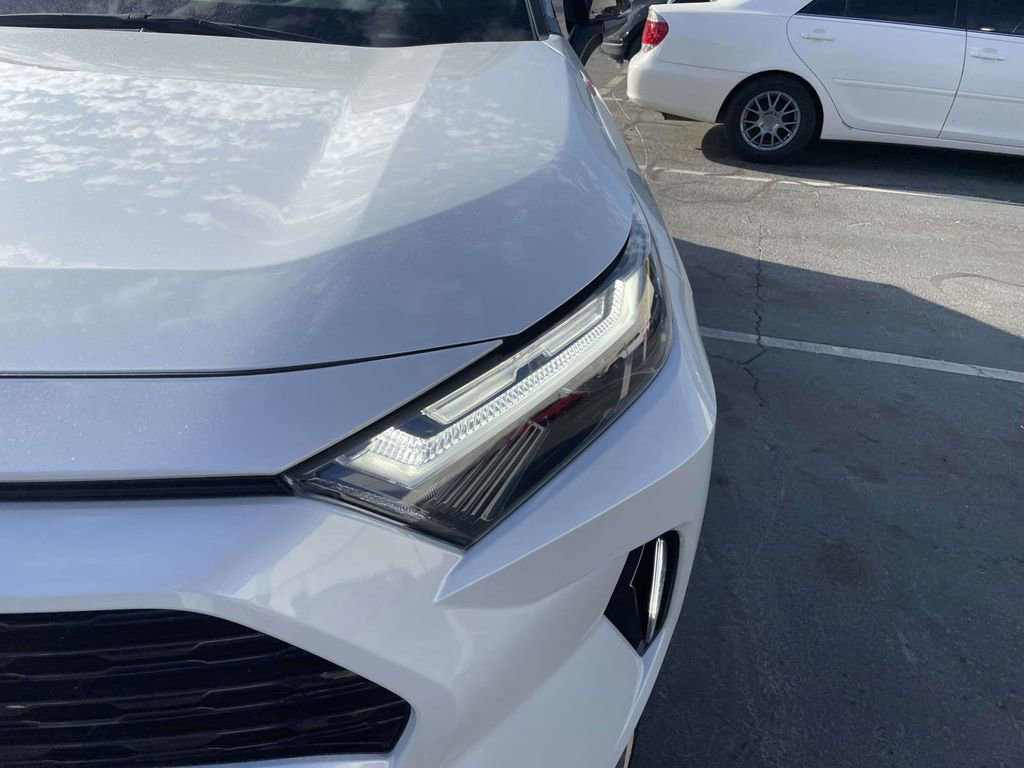 Used 2025 Toyota RAV4 XSE AWD/4WD image 12