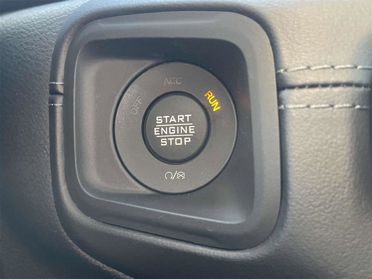 New 2025 Jeep Gladiator Rubicon image 16