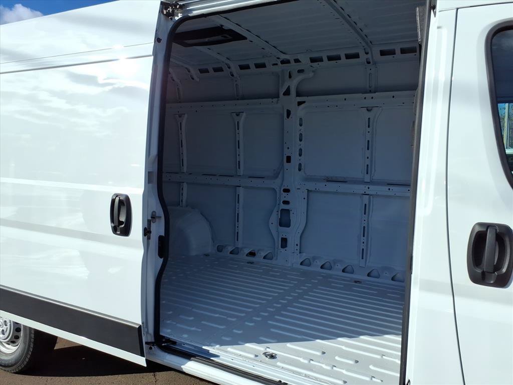 Used 2025 RAM ProMaster 3500 w/ Convenience Group FWD image 11