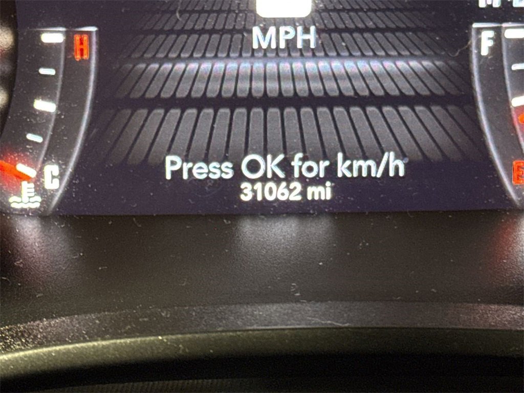 Used 2020 Dodge Challenger SXT image 12