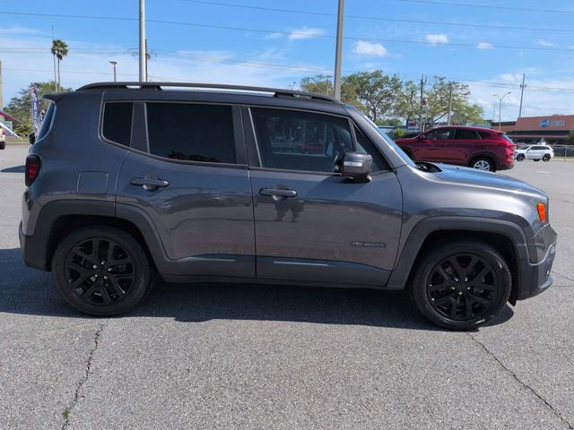 Used 2017 Jeep Renegade Altitude FWD image 3
