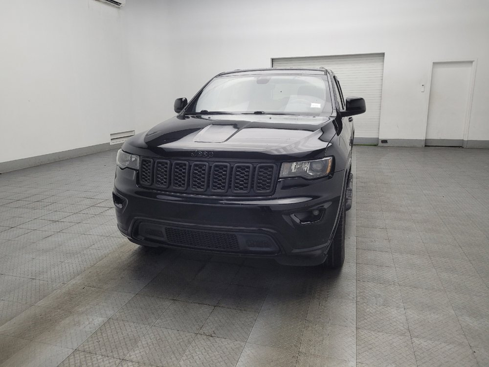 Used 2017 Jeep Grand Cherokee Altitude RWD image 15