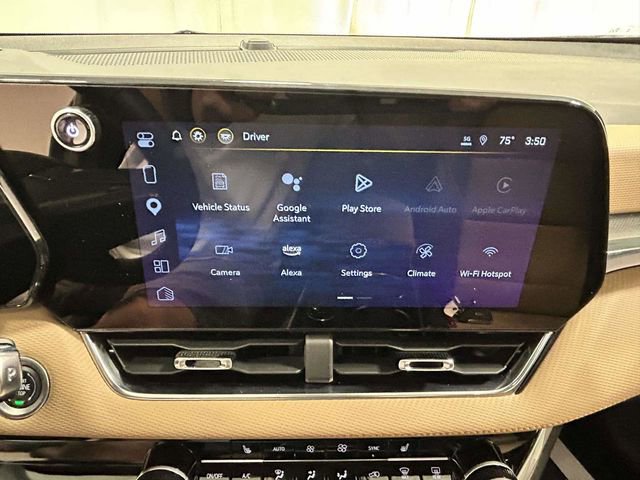 Used 2025 Chevrolet Equinox ACTIV w/ Safety and Technology Package FWD image 16