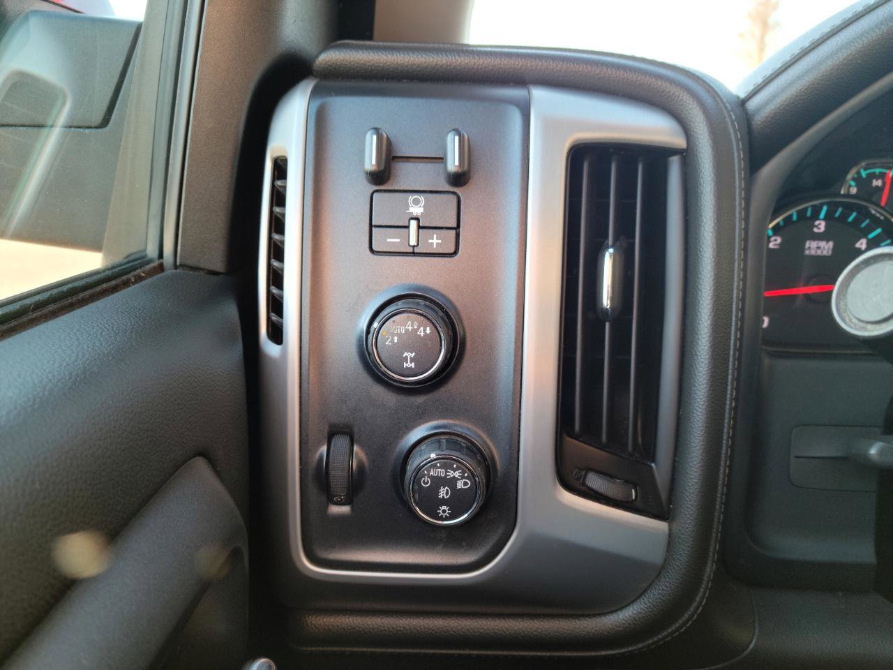 Used 2017 GMC Sierra 1500 SLE w/ SLE Value Package image 12