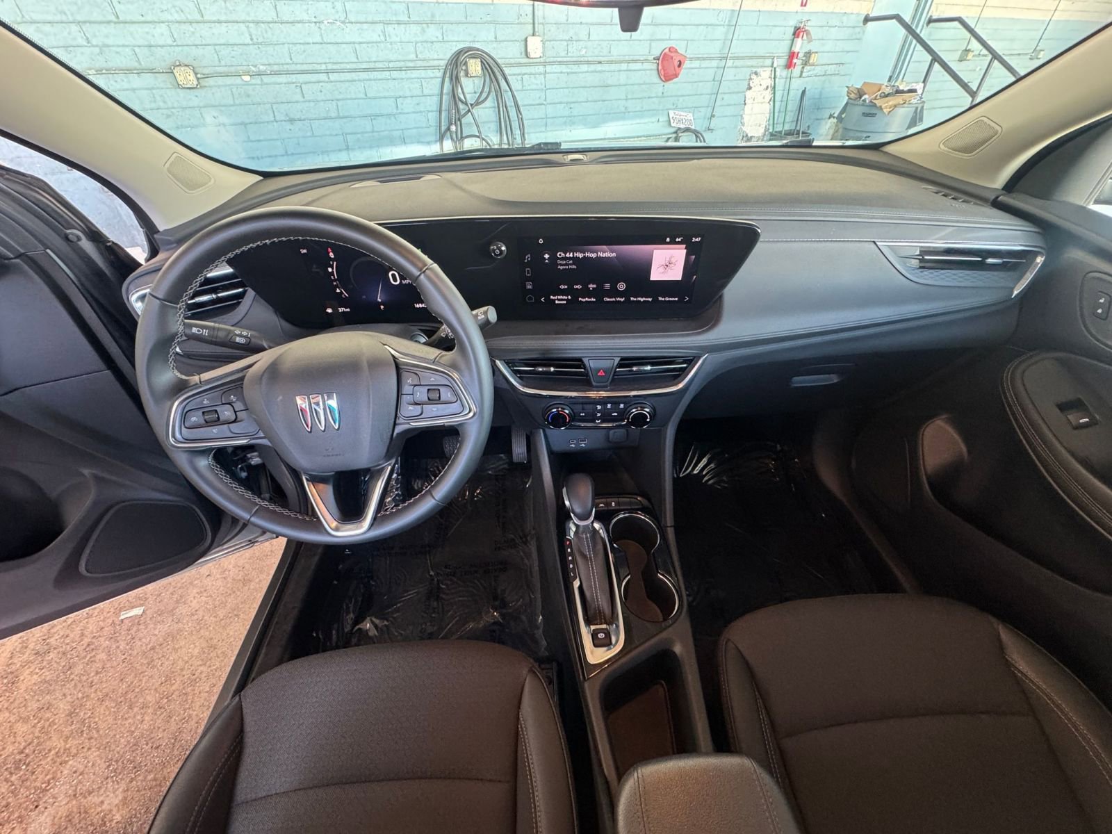 Used 2025 Buick Encore GX Preferred image 32