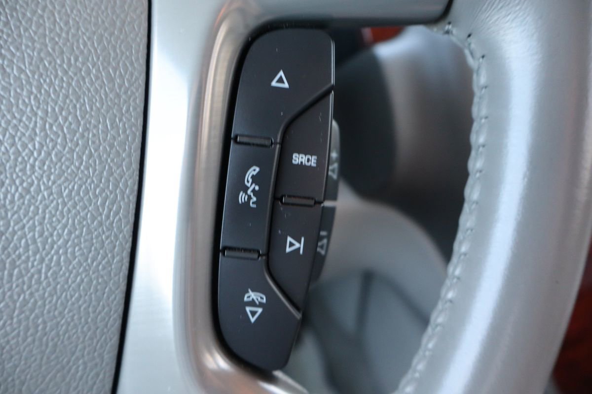 Used 2013 Chevrolet Suburban LT image 32