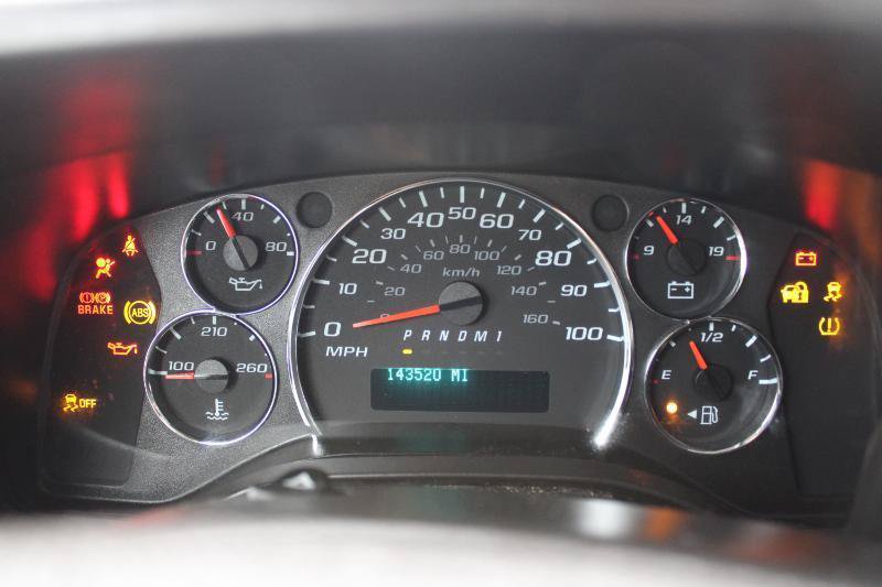 Used 2020 Chevrolet Express 2500 w/ Communications Package RWD image 19