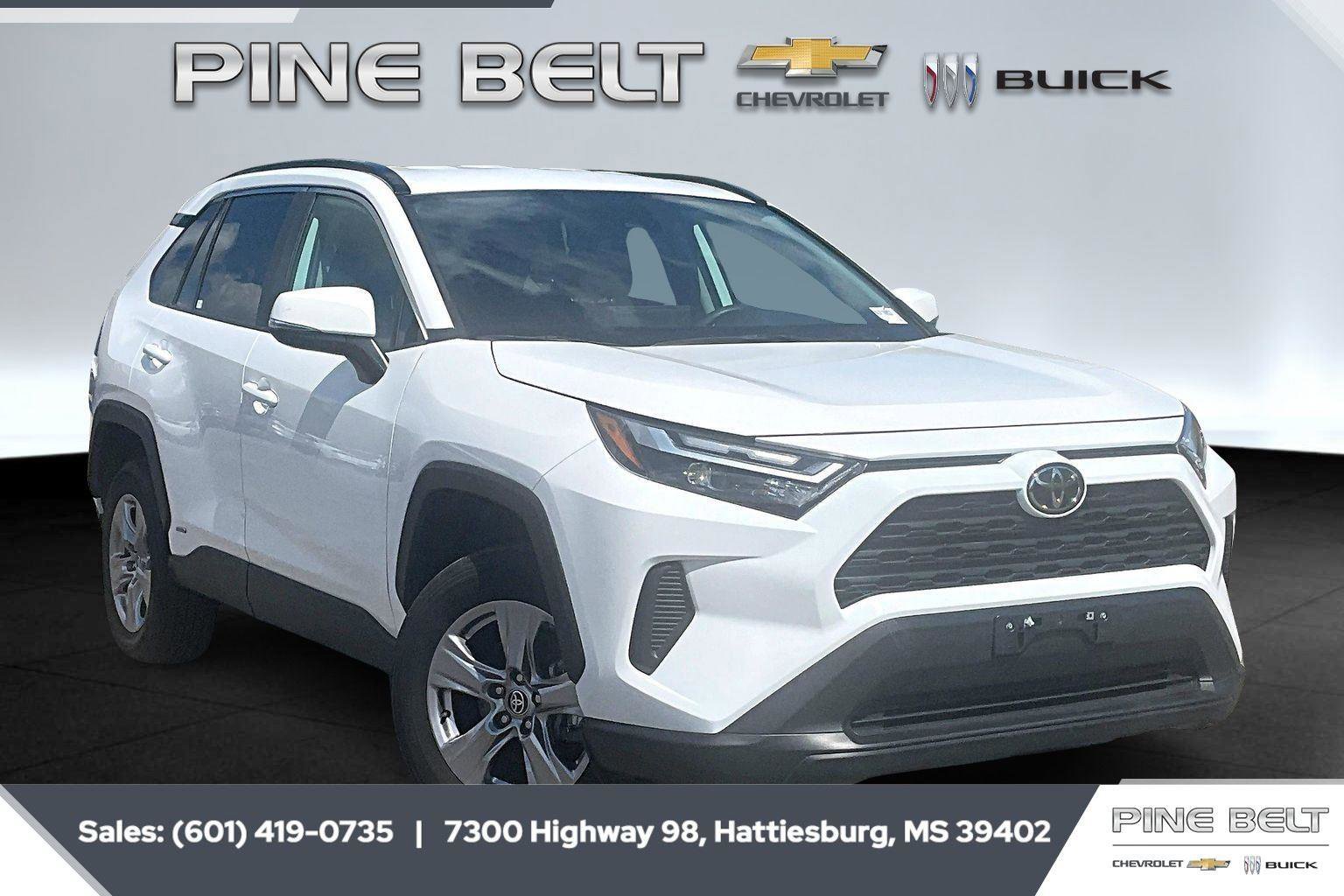 Used 2025 Toyota RAV4 XLE AWD/4WD image 1