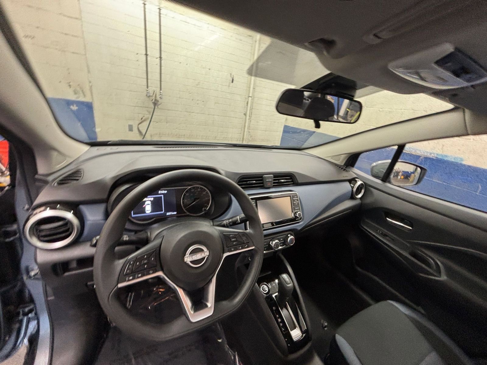 Used 2025 Nissan Versa SV FWD image 28