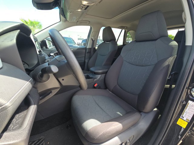 Used 2025 Toyota RAV4 XLE w/ Convenience Package FWD image 16