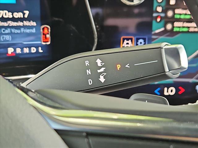 Used 2026 Chevrolet Traverse LT FWD image 12