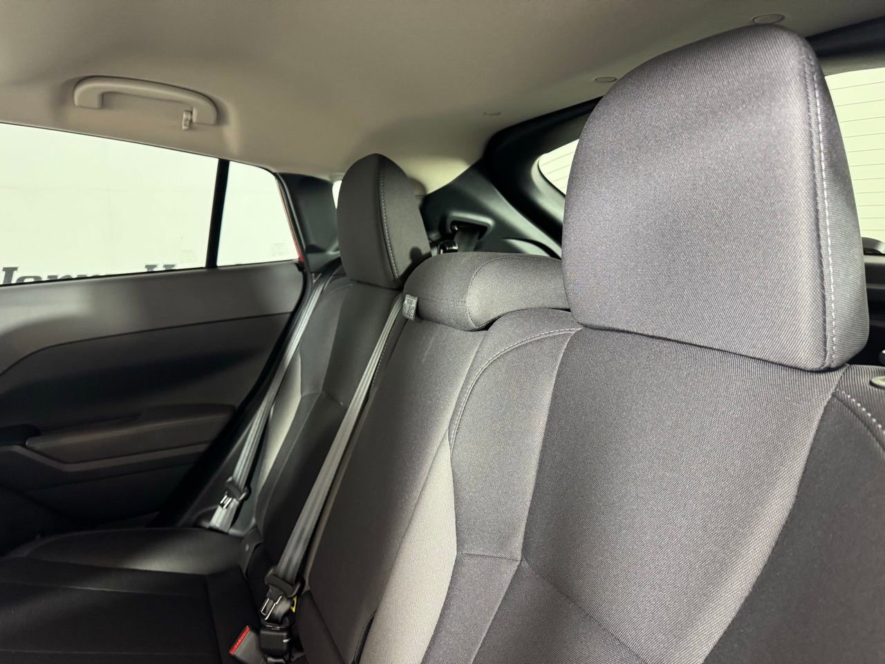 Used 2025 Subaru Crosstrek 2.0i Premium image 33