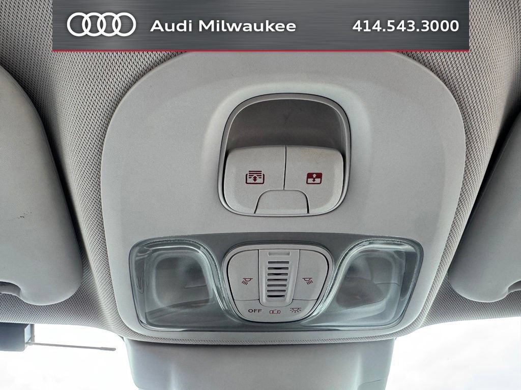 Used 2017 FIAT 500L Trekking w/ Premium Package FWD image 17