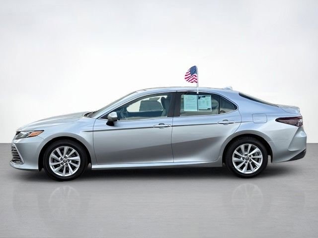 Used 2021 Toyota Camry LE image 6