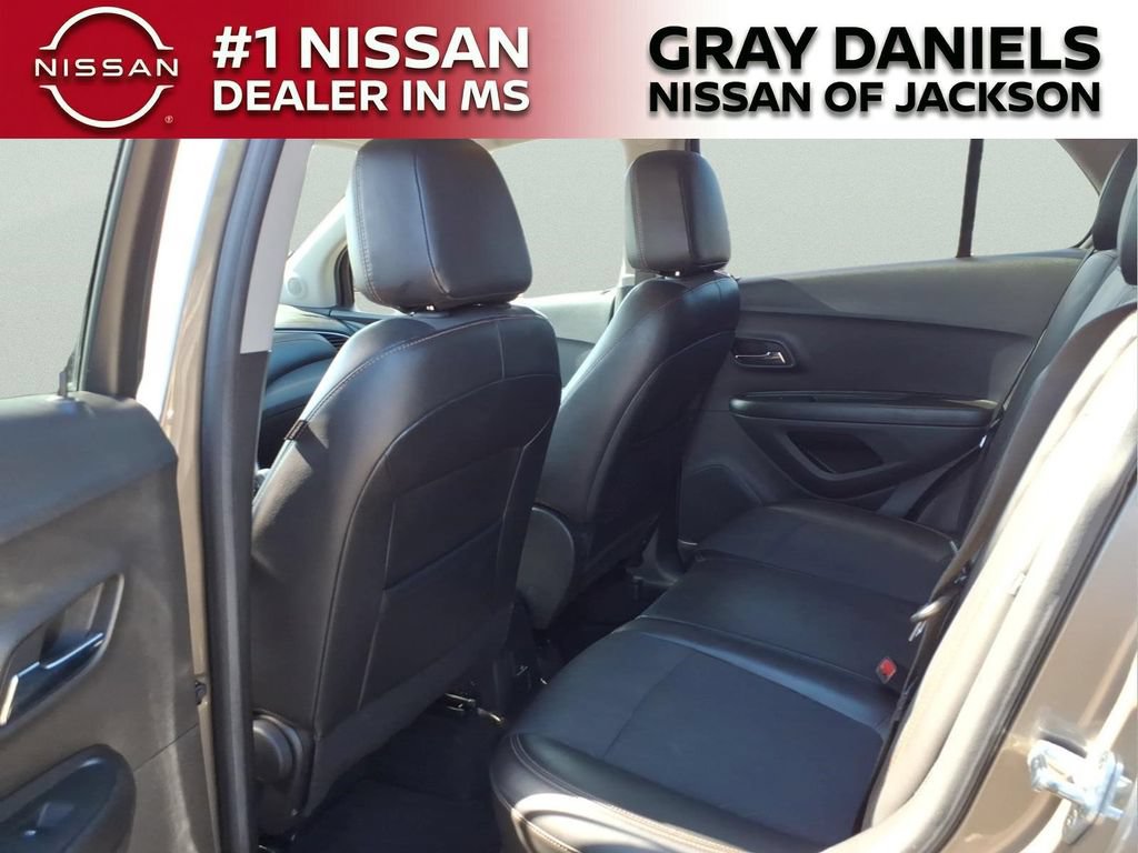 Used 2021 Chevrolet Trax LT AWD/4WD image 27