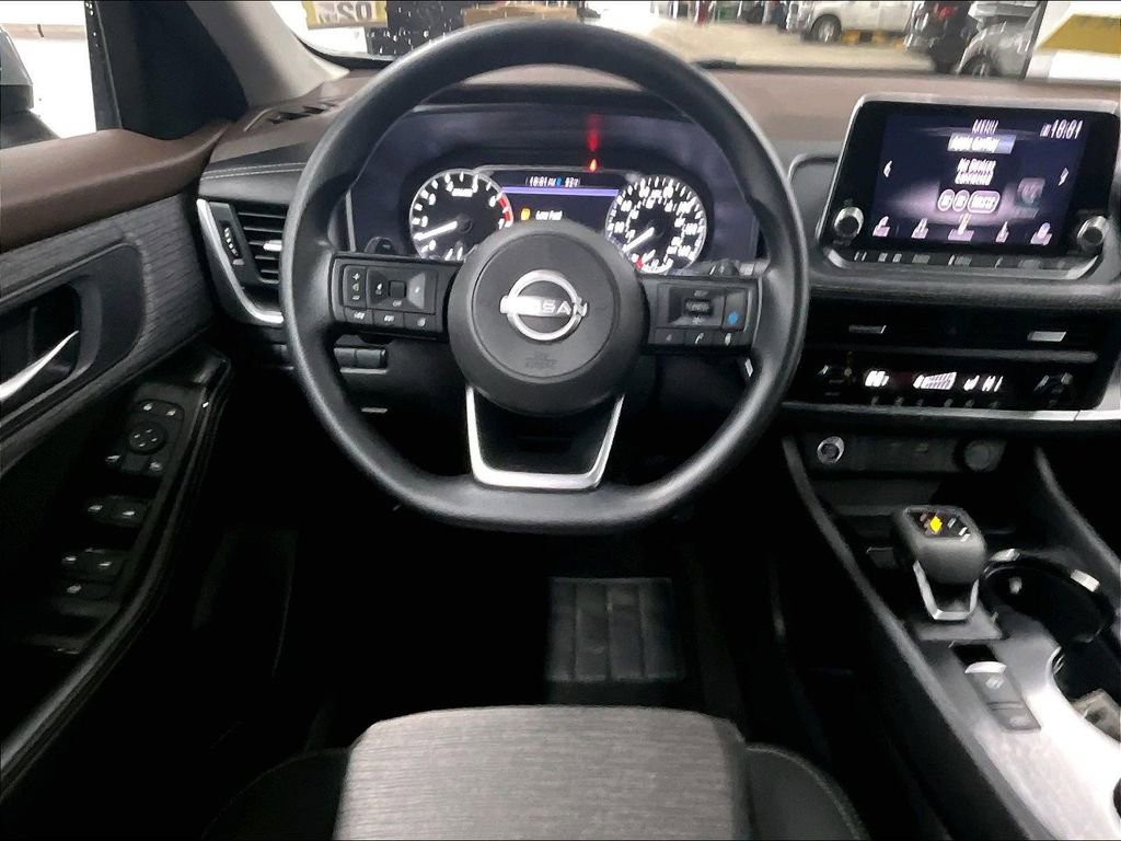 Used 2023 Nissan Rogue SV image 17