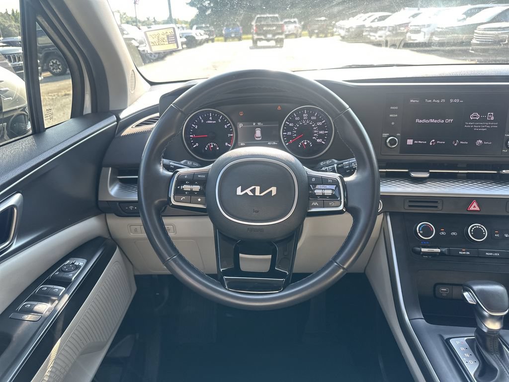 Used 2024 Kia Carnival LX FWD image 21