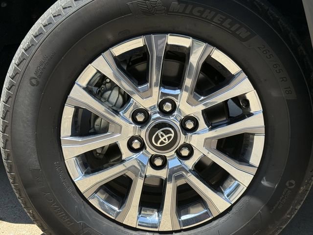 Used 2024 Toyota Tacoma Limited AWD/4WD image 10