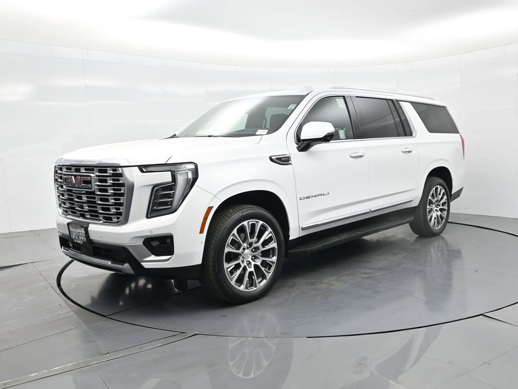 Used 2025 GMC Yukon XL Denali image 2