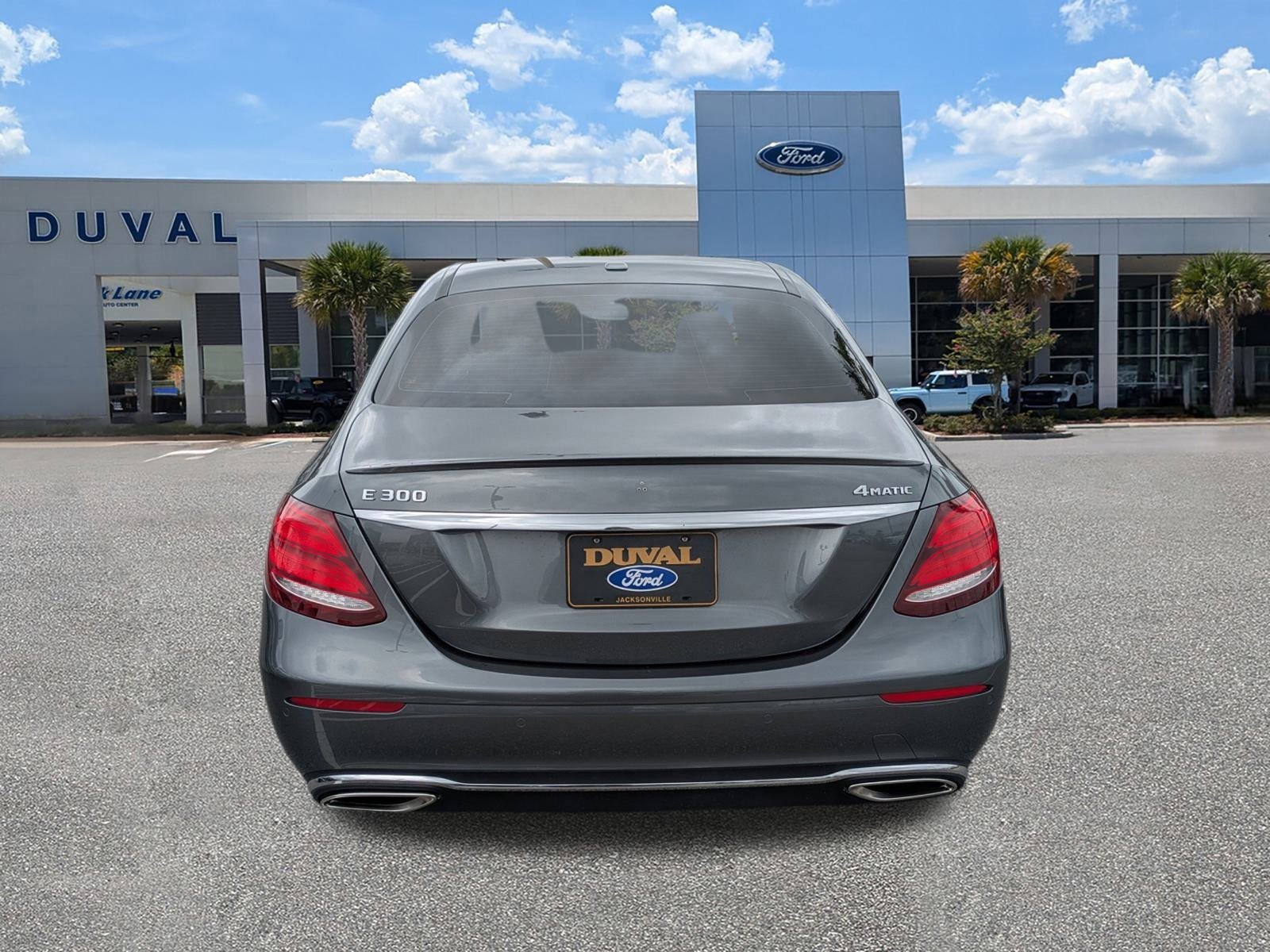 Used 2019 Mercedes-Benz E 300 4MATIC image 4
