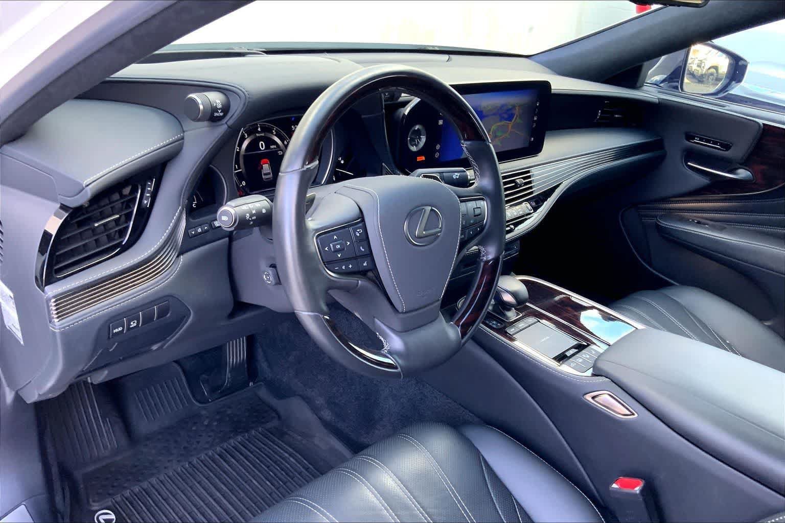 Used 2022 Lexus LS 500 w/ Luxury Package RWD image 2