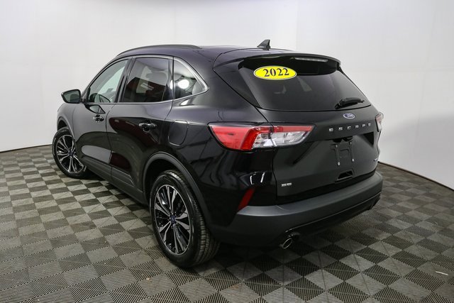 Used 2022 Ford Escape SE w/ SE Sport Appearance Package image 7