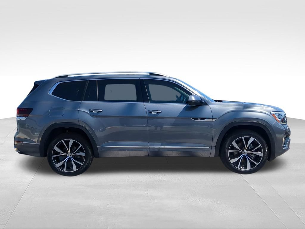 Certified 2025 Volkswagen Atlas SEL Premium R-Line AWD/4WD image 3