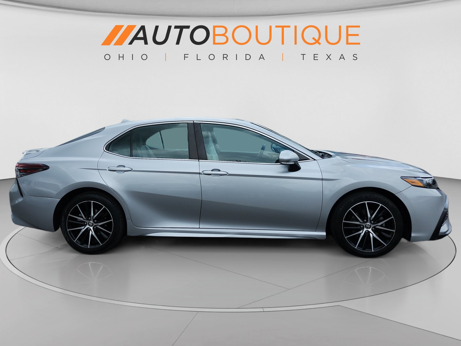 Used 2022 Toyota Camry SE FWD image 7