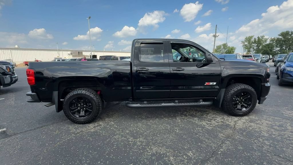 Used 2019 Chevrolet Silverado 1500 LT w/ All Star Edition AWD/4WD image 9