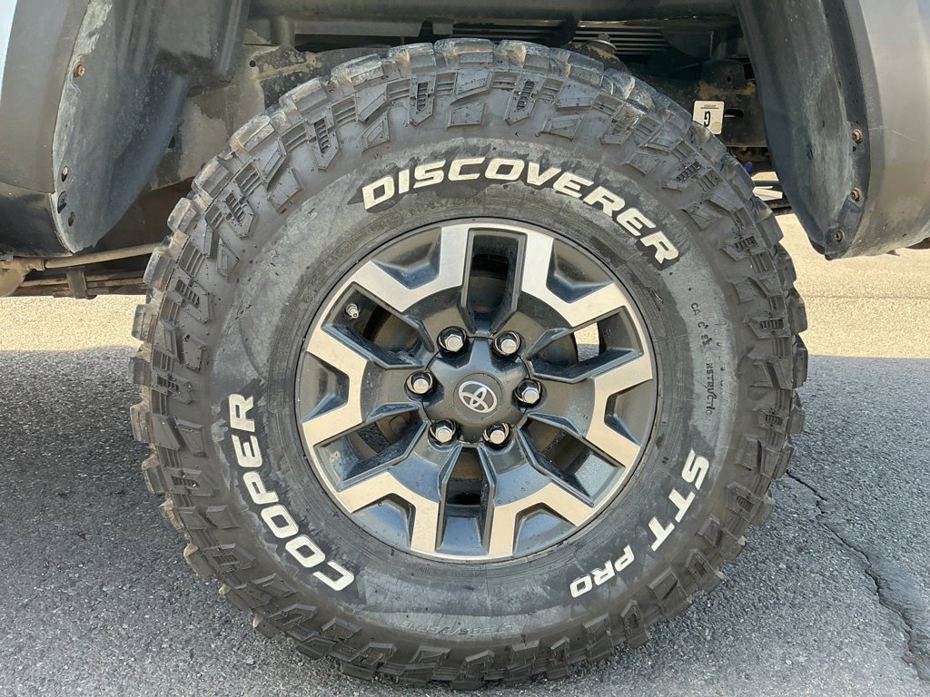 Used 2019 Toyota Tacoma TRD Off-Road AWD/4WD image 7