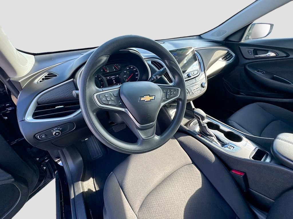 Used 2023 Chevrolet Malibu LT image 9