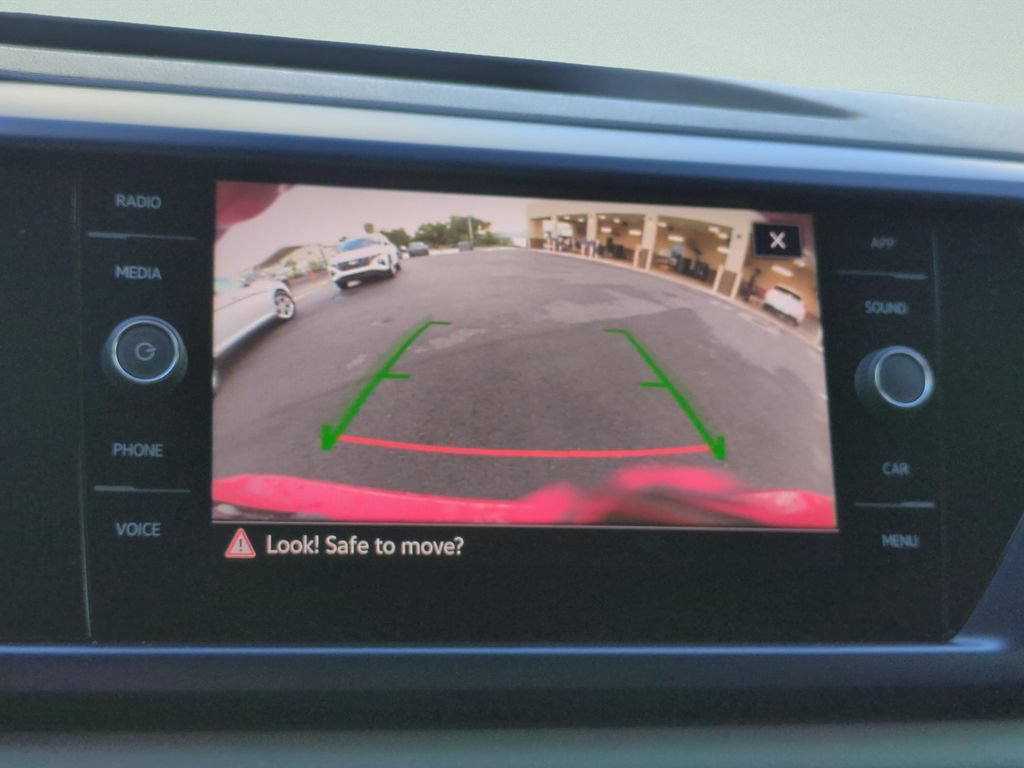 Used 2023 Volkswagen Taos SE w/ Panoramic Sunroof Package FWD image 18