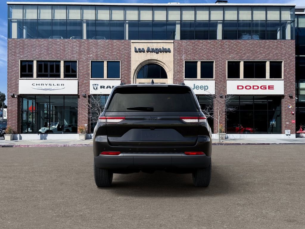 New 2026 Jeep Grand Cherokee Laredo image 7