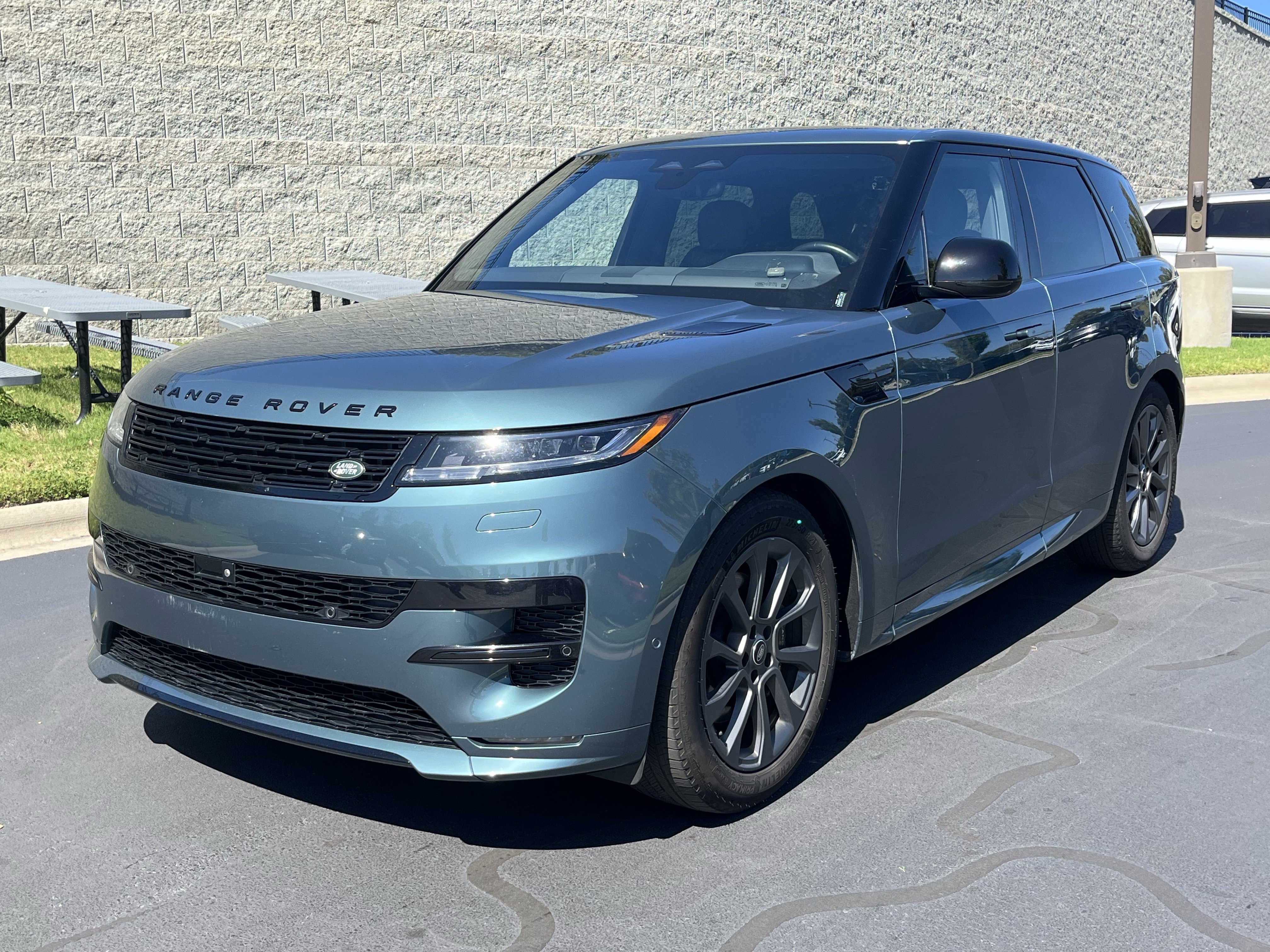 Used 2024 Land Rover Range Rover Sport Dynamic SE