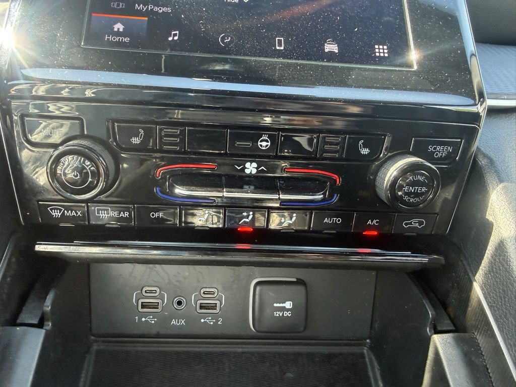 Used 2024 Jeep Grand Cherokee Altitude AWD/4WD image 23